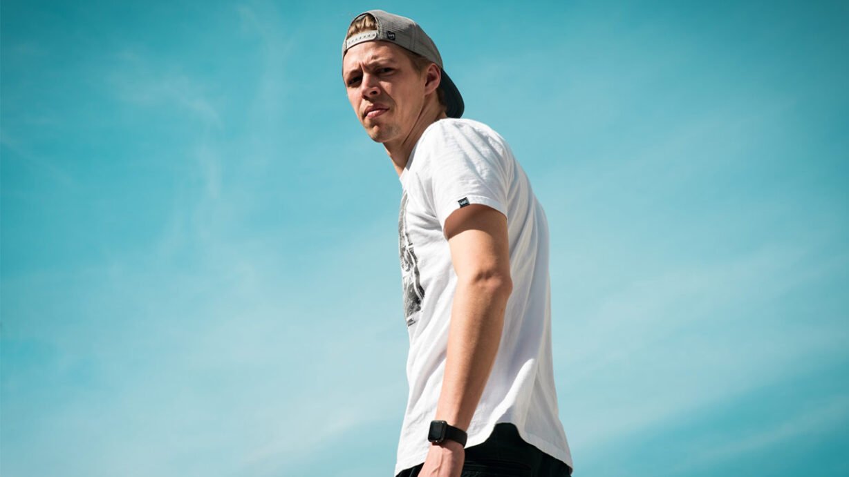 Jongen-met-blauwe-lucht-Osimo-psychotherapie